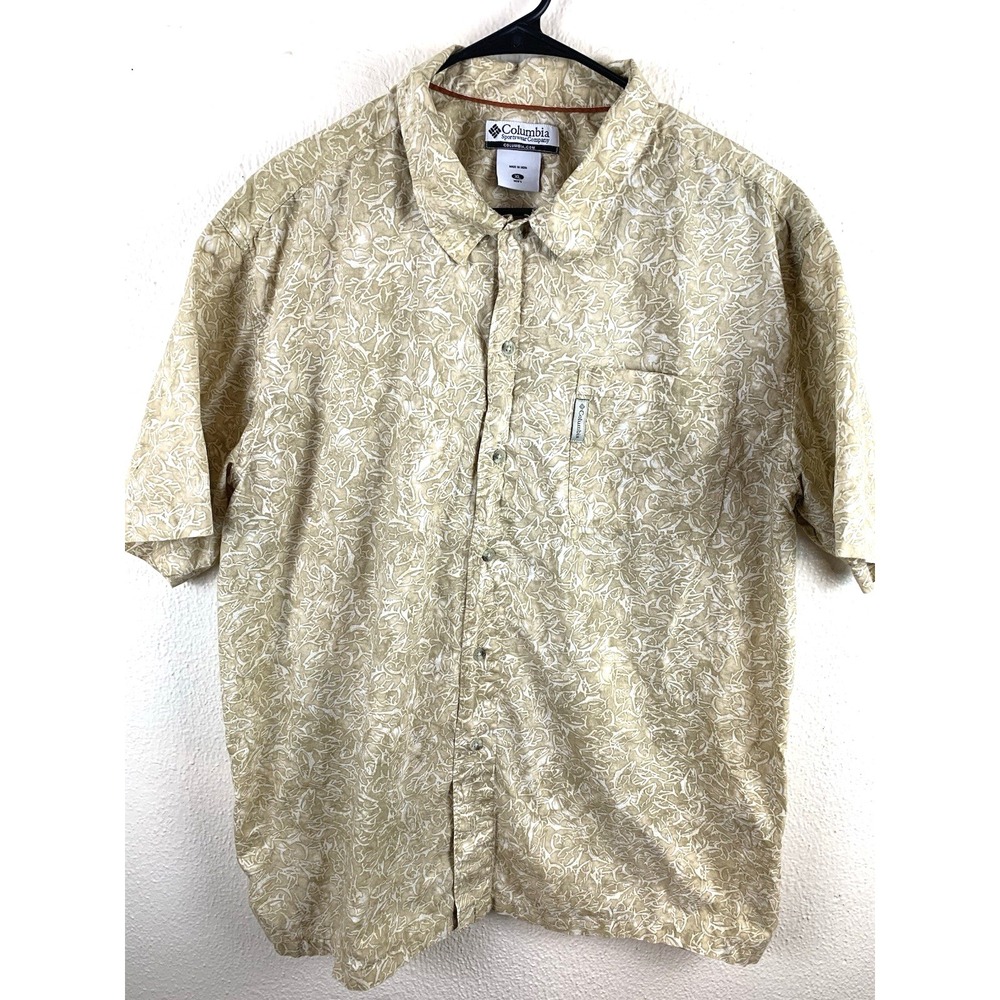 Columbia shirt men's XL tan white all over fish print Hawaiian Cut Button up Dad